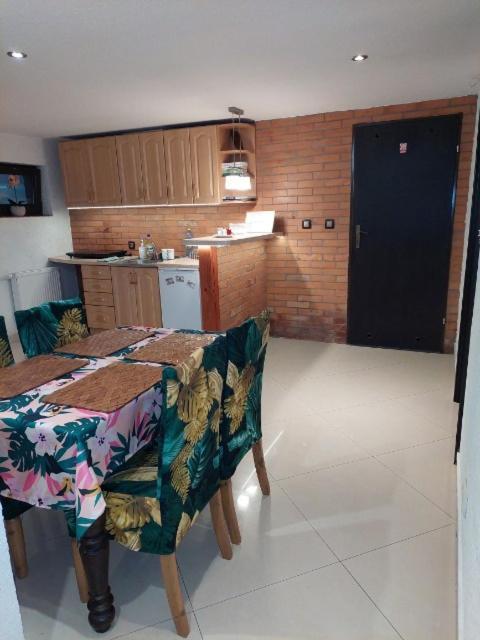 Mazurska Piwniczka Apartment Giżycko Exterior foto