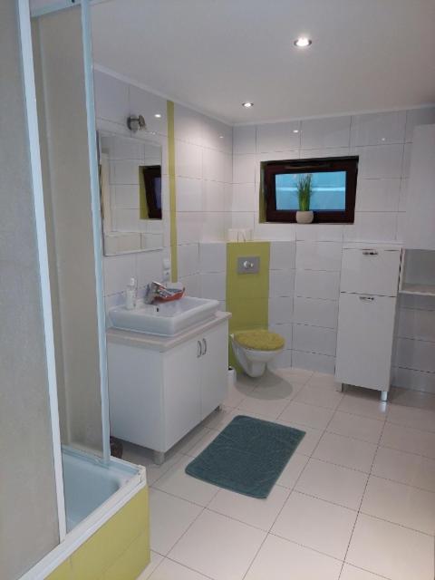 Mazurska Piwniczka Apartment Giżycko Exterior foto